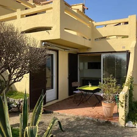 Holiday home Maison De La