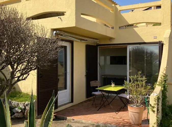 Holiday home Maison De La